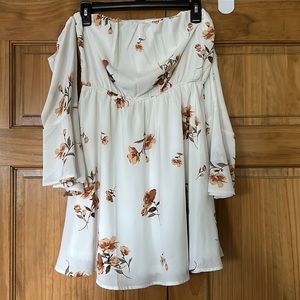 NWOT Off The Shoulder Long Sleeve Dress